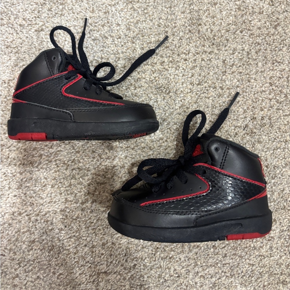 Nike Air Jordan 2 Retro Toddler Shoes Black/Red Size 4C Toddler Sneakers